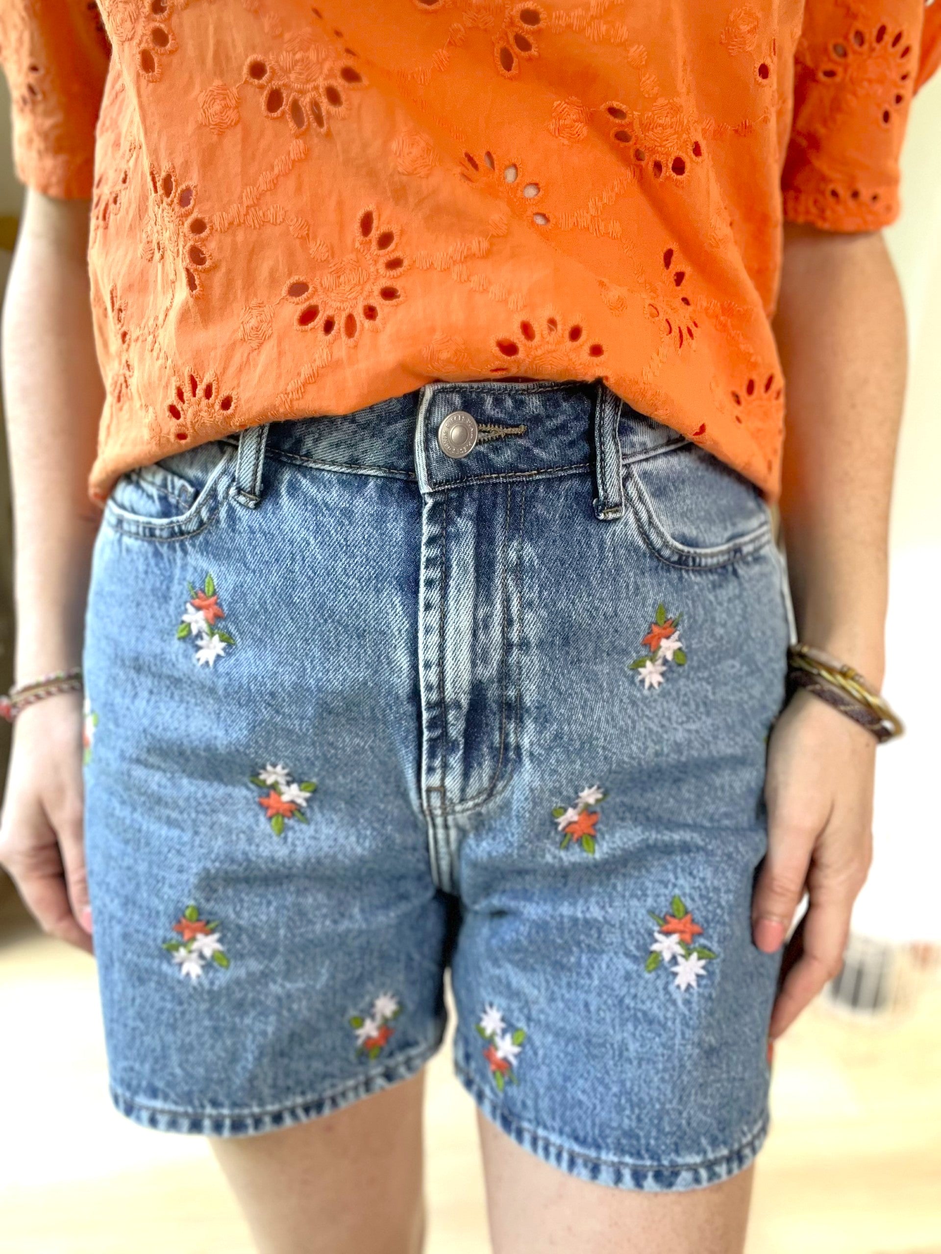 Short en jean fleuri PIECES - Seconde main