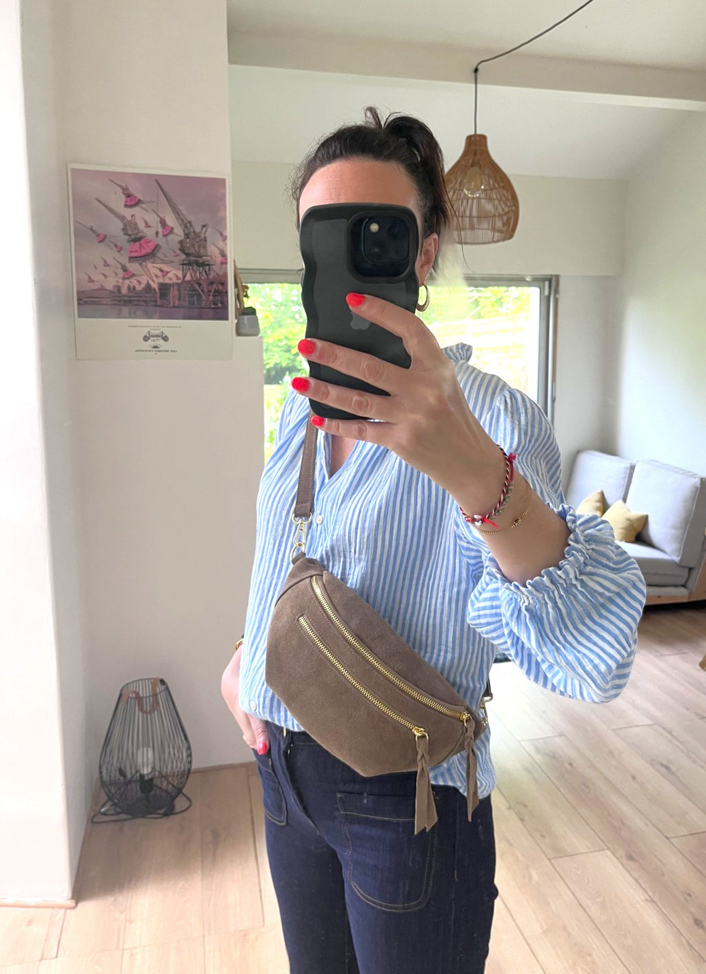 Sac banane en croûte de cuir taupe – Neuf