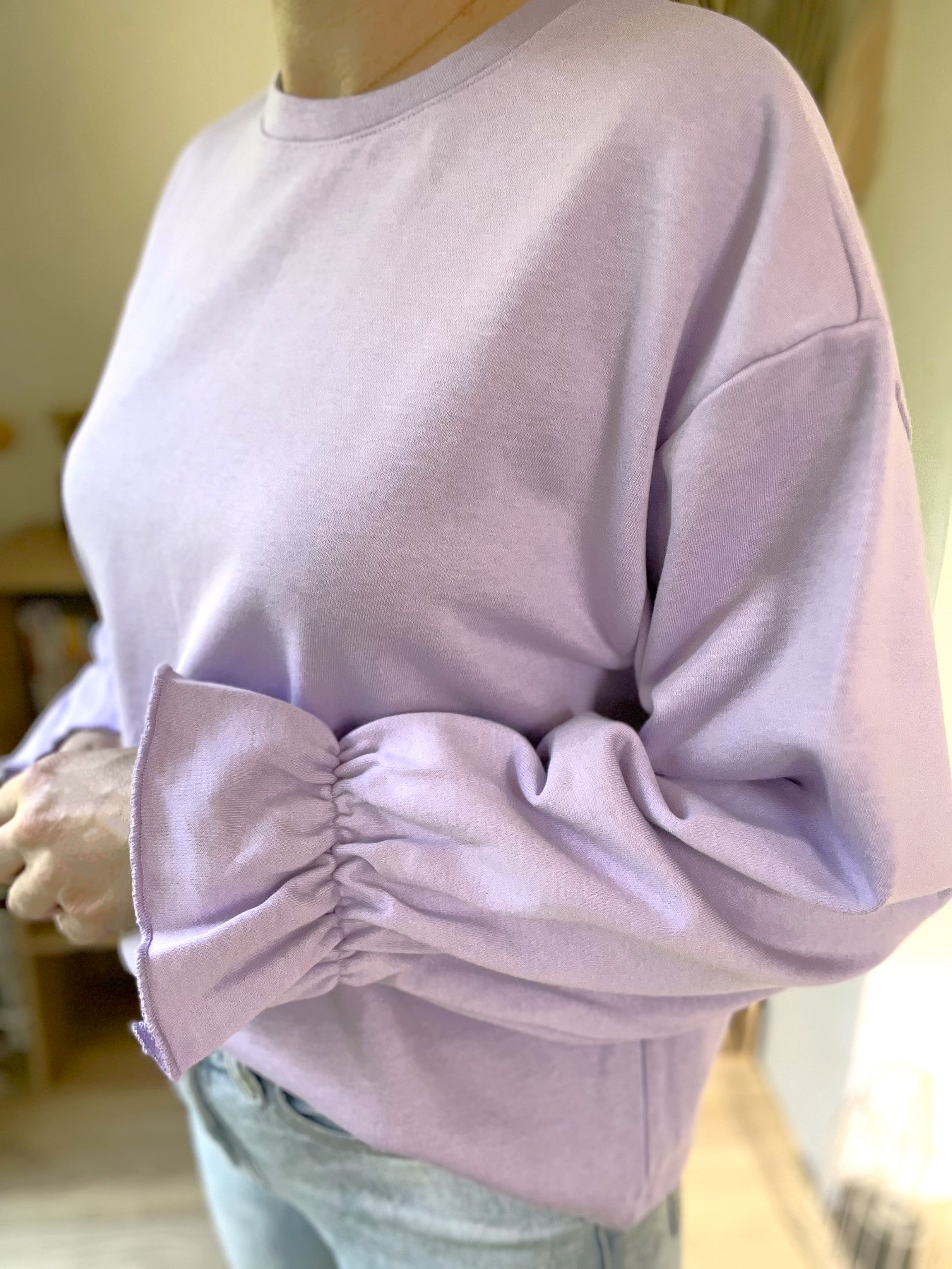 Sweat femme lilas manches longues à poignets volantés Violette – Neuf