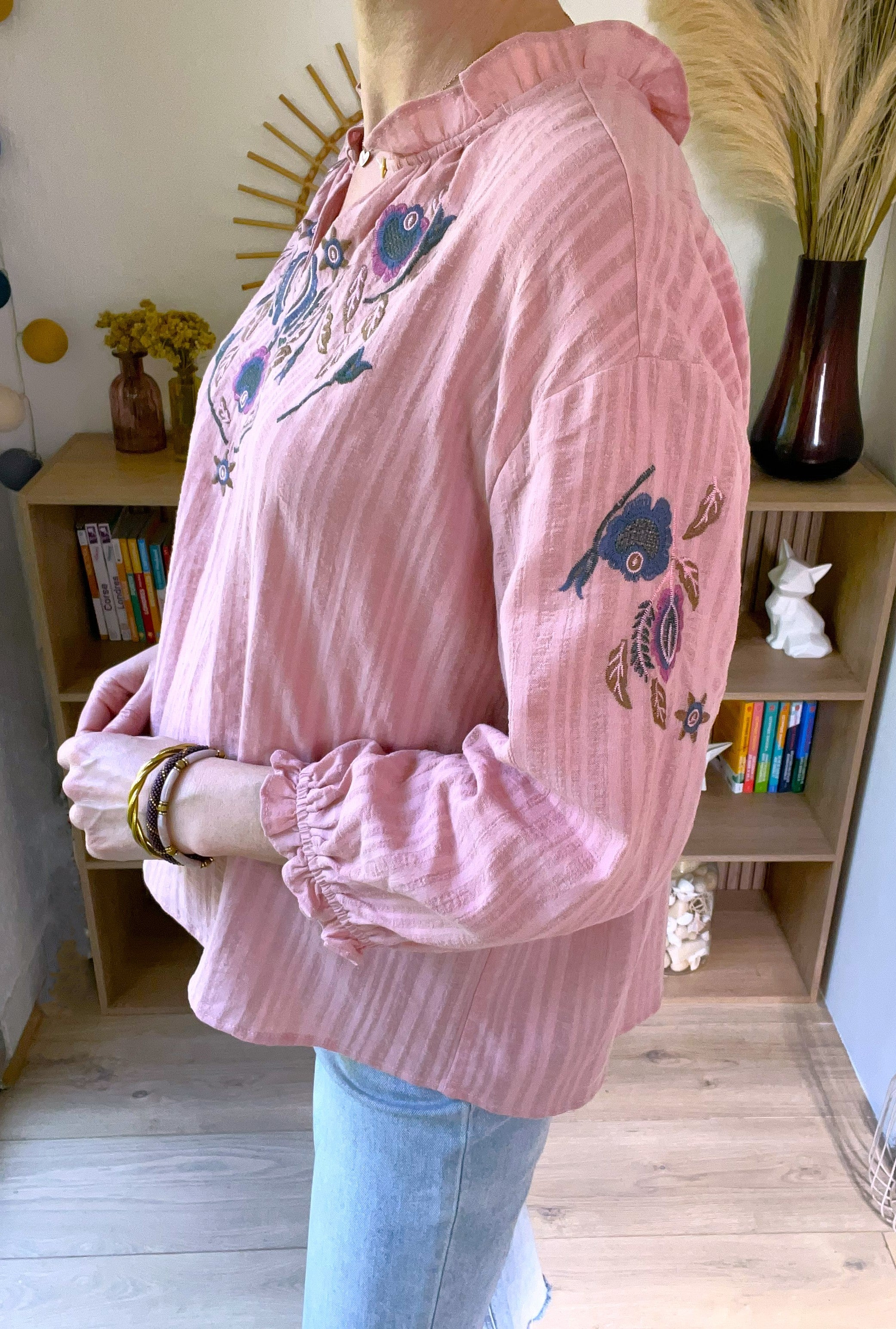 Blouse femme rose brodée bohème chic – col volanté – SEE U SOON – neuve