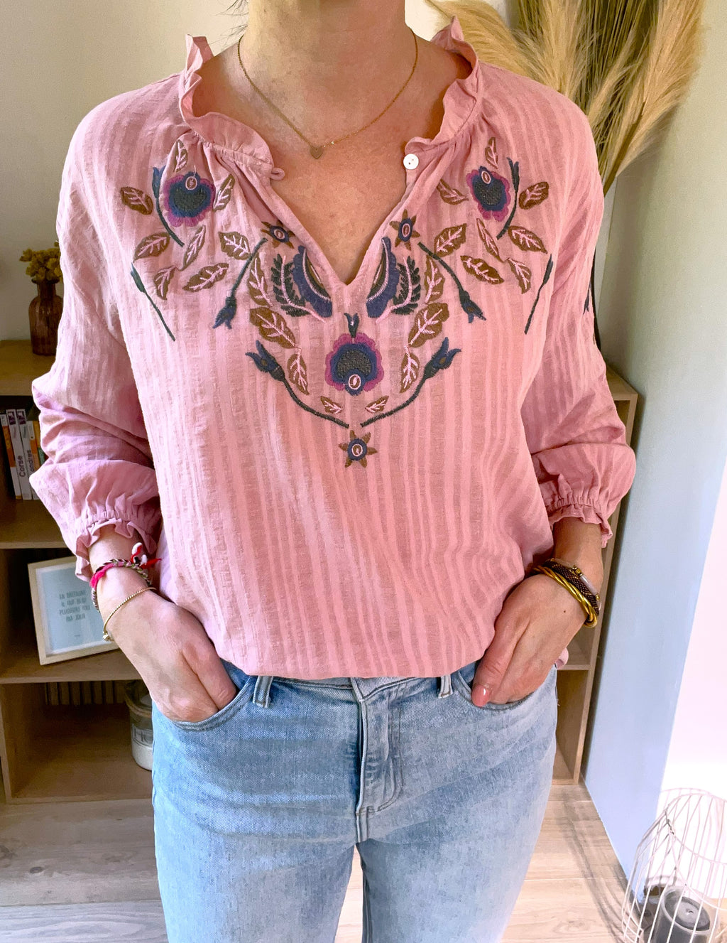 Blouse femme rose brodée bohème chic – col volanté – SEE U SOON – neuve