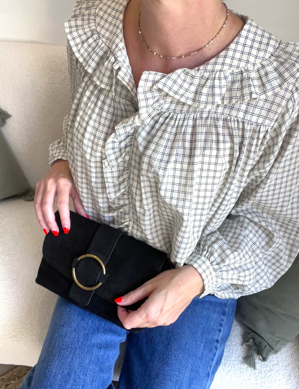 Sac bandoulière en croûte de cuir noir – Neuf