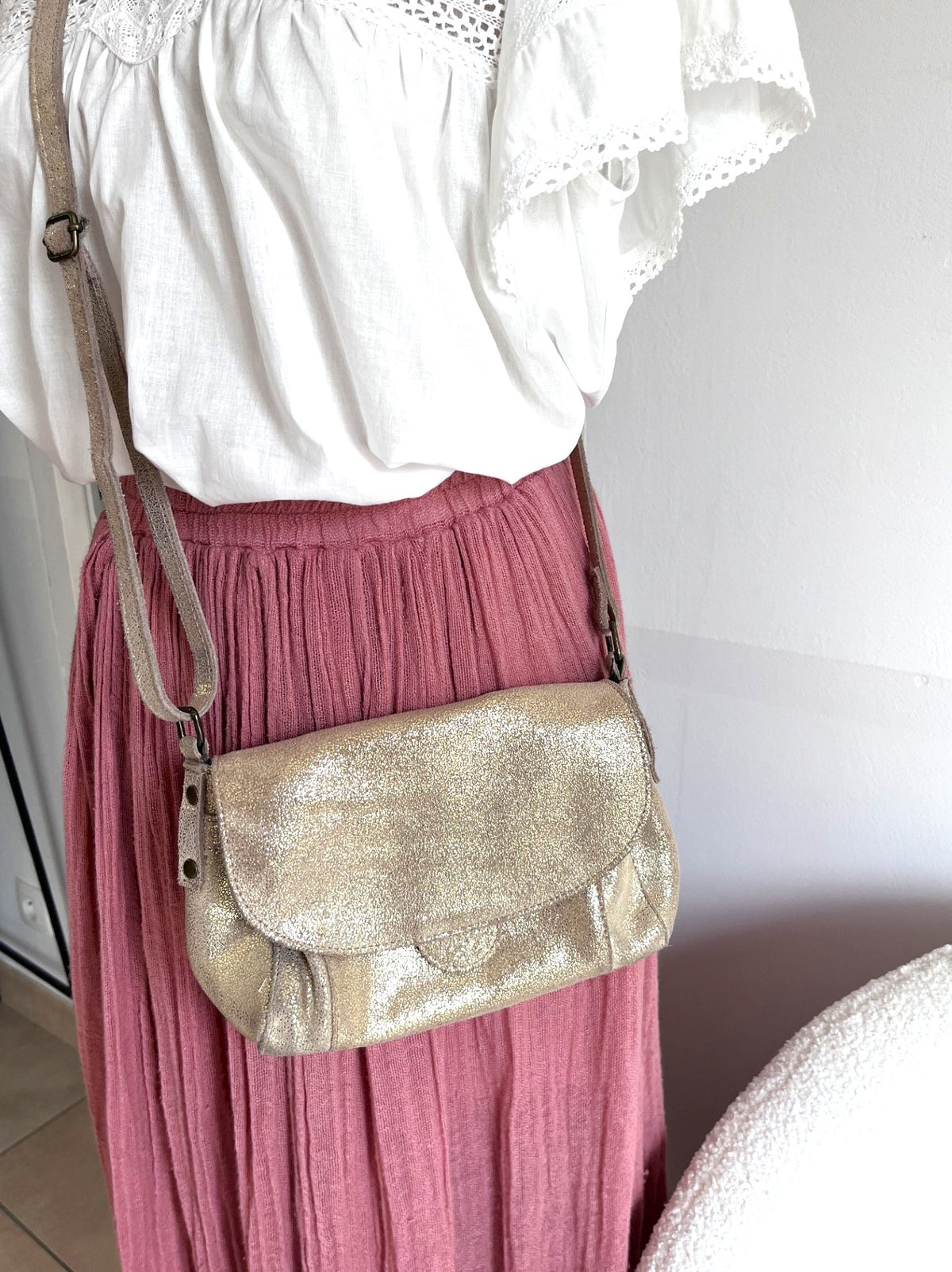 Sac bandoulière cuir doré PIECES – Seconde main