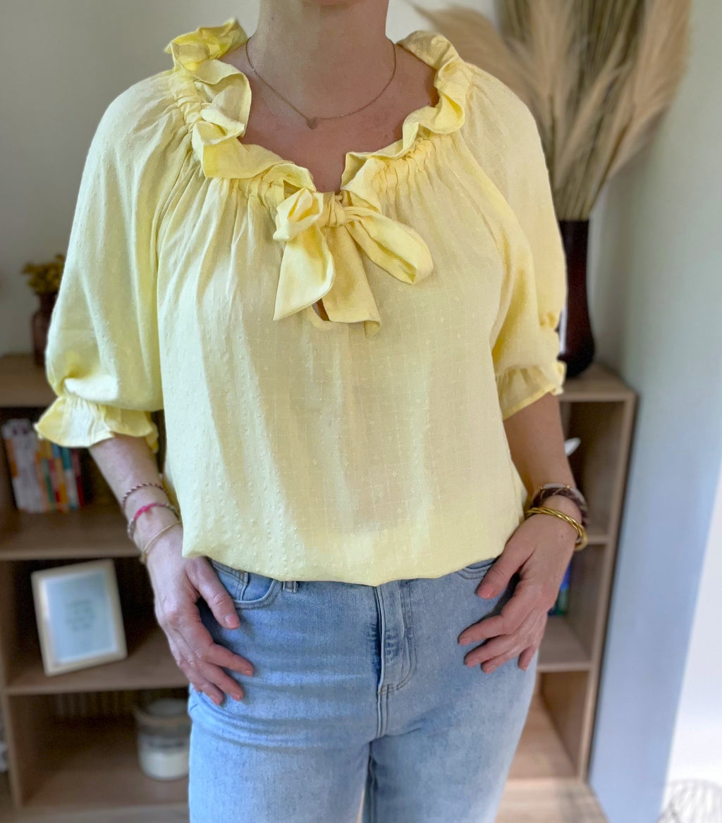 Blouse femme jaune fluide col volanté avec nœud Daisy - Neuve